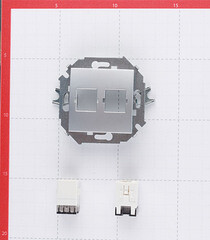 Розетка компьютерная Simon 15 встраиваемая алюминий 2хRJ45 (1591593-033) - фото 3
