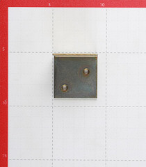 Уголок соединительный оцинкованный 40х40х40х2 мм с желтой пассивацией - фото 2