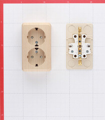 Розетка Systeme Electric Этюд накладная сосна со шторками (PA16-008D) - фото 2